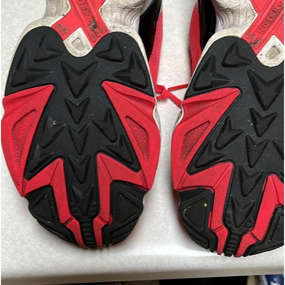 adidas Shoes - Women’s adidas 10.5